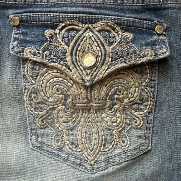 โจ EARL JEAN Rhinestone Fleur-de-Lis Slim Boot Jeans โ Womenโs 14 โจ - Picture 5 of 14